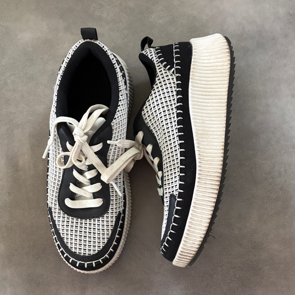 Black and White Women's Casual Knit Platform Sneakers